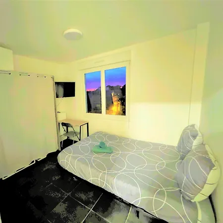 Confortable Proche Gare Apartment *